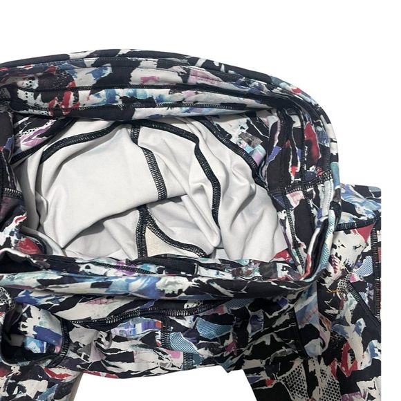 Lululemon Break Free Crops 6 - Picture 8 of 10